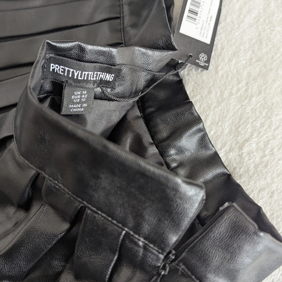 BNWT - Faux leather pleated skater skirt - Picture 7 of 7